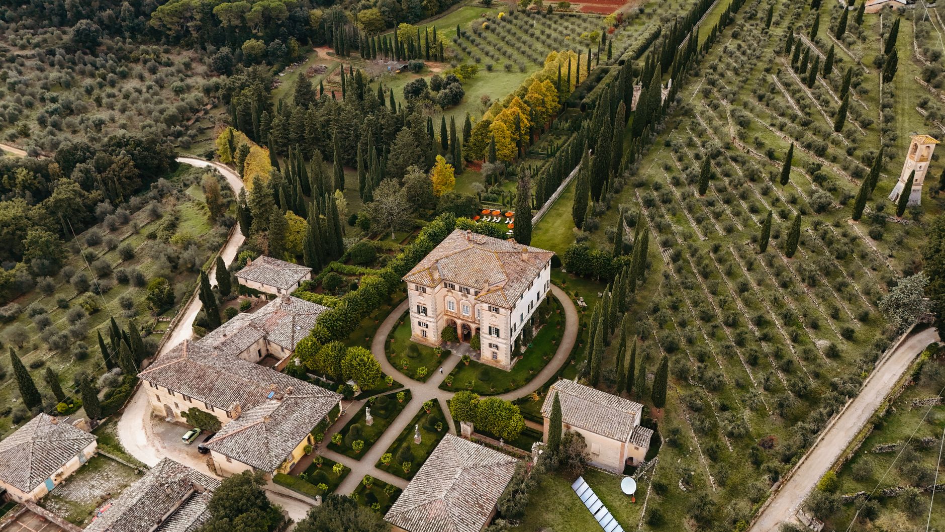 Private historic villa overlooking vineyard